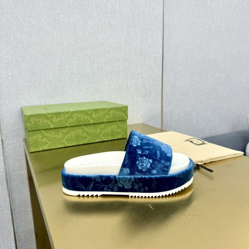 G*u*i slippers
